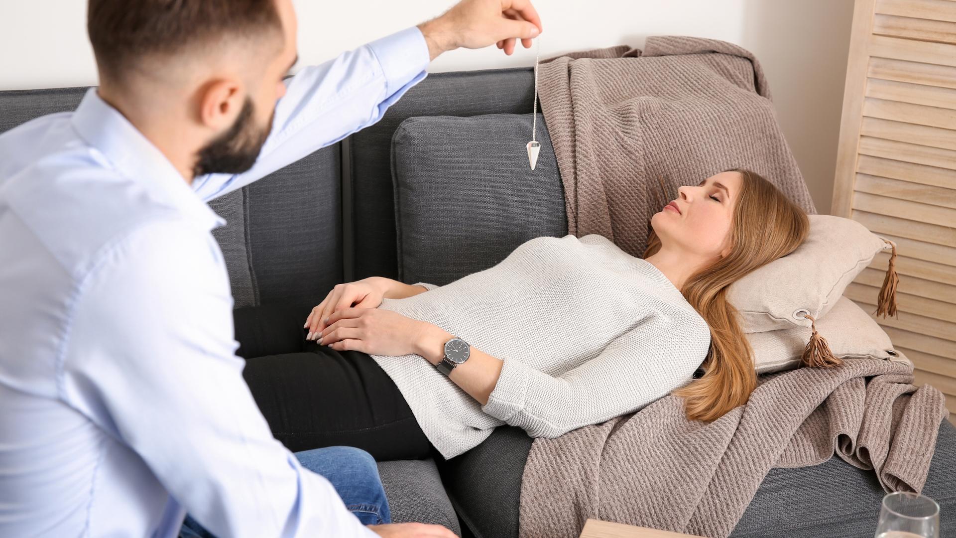 Tistrya : Hypnose régressive : explorer ses vies antérieures