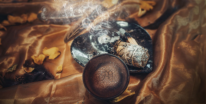 Fumigation à la sauge, rituel ancestral de purification